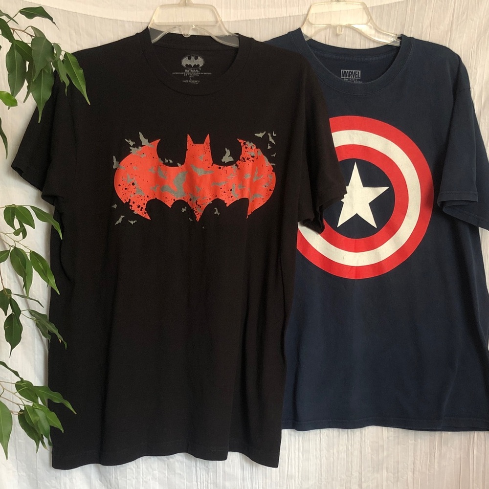 BATMAN & CAPTAIN AMERICA AVENGERS lot of 2 unisex men’s t shirts size L